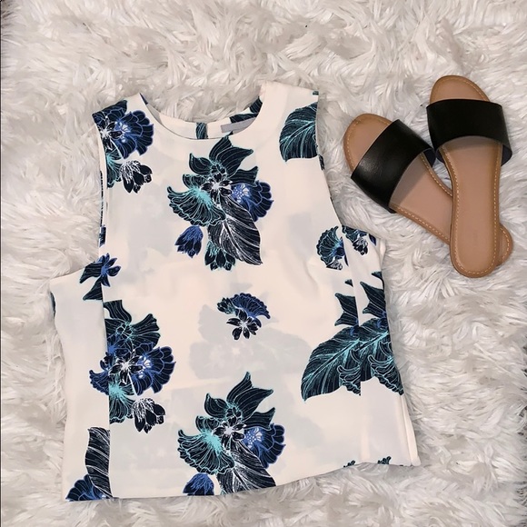 H&M Tops - H&M blouse tank top. Size 8. Has a side zipper euc